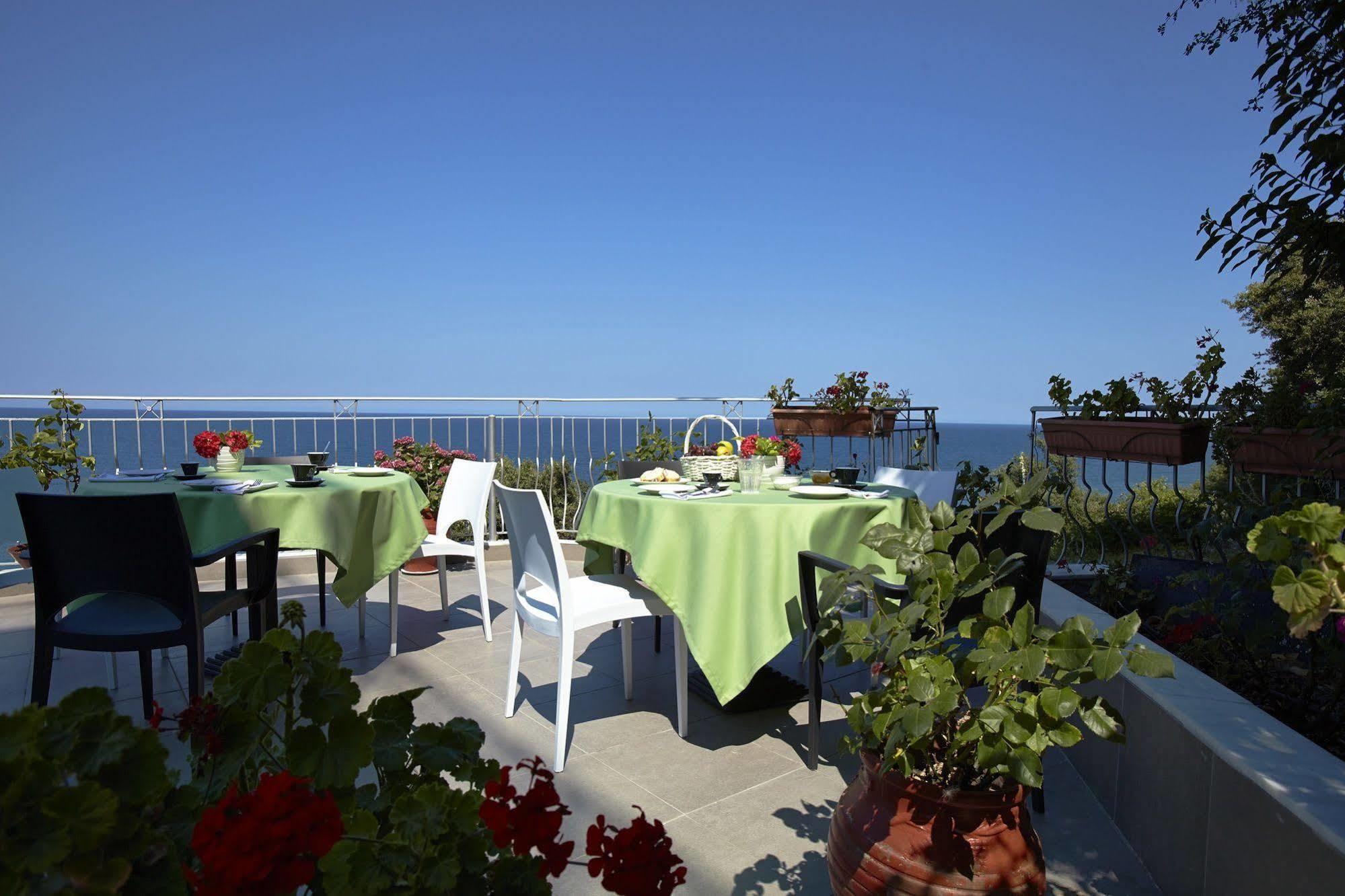 Hotel Alkyonis Platamonas Exterior photo